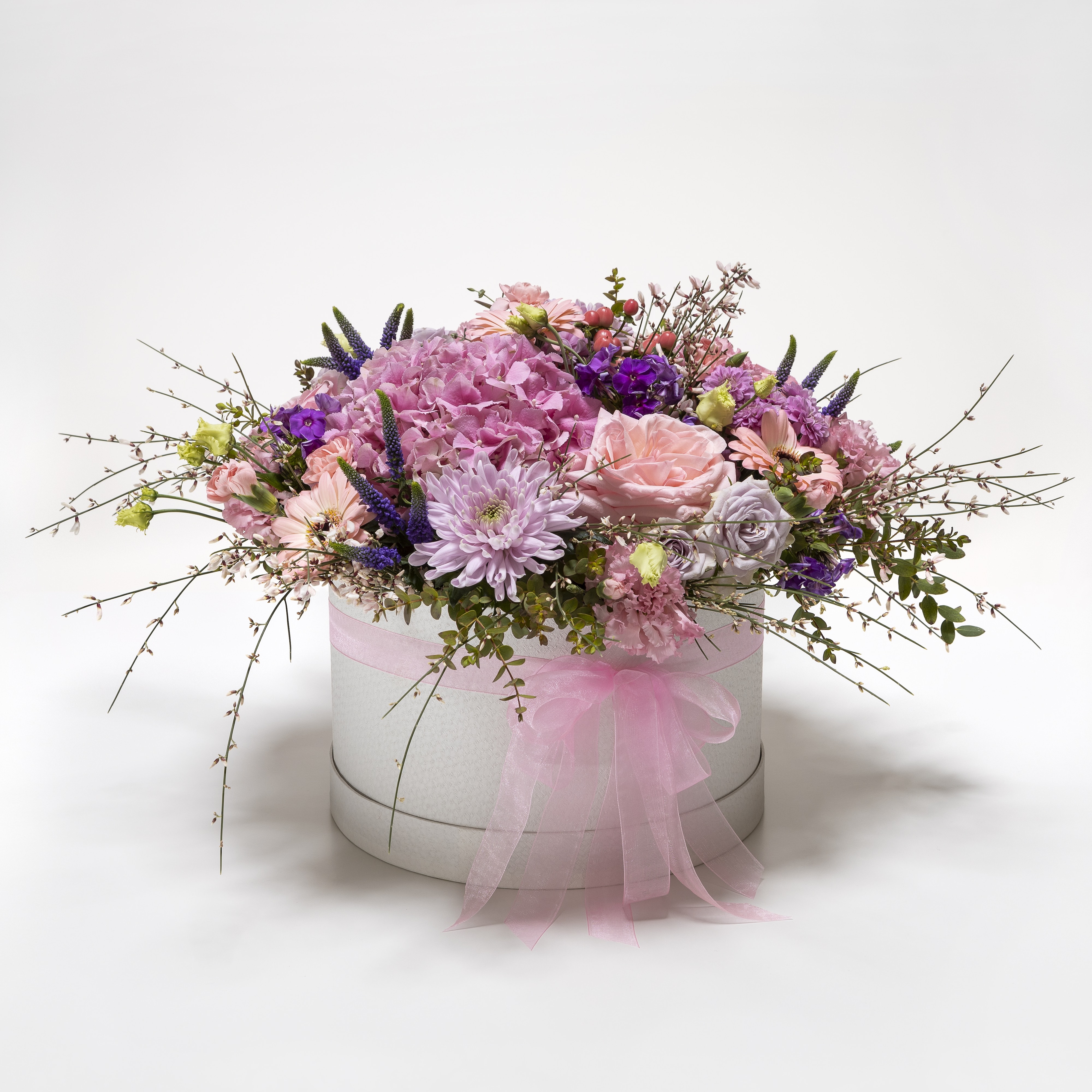 flowerbox s květinami, které potěší srdce ženy